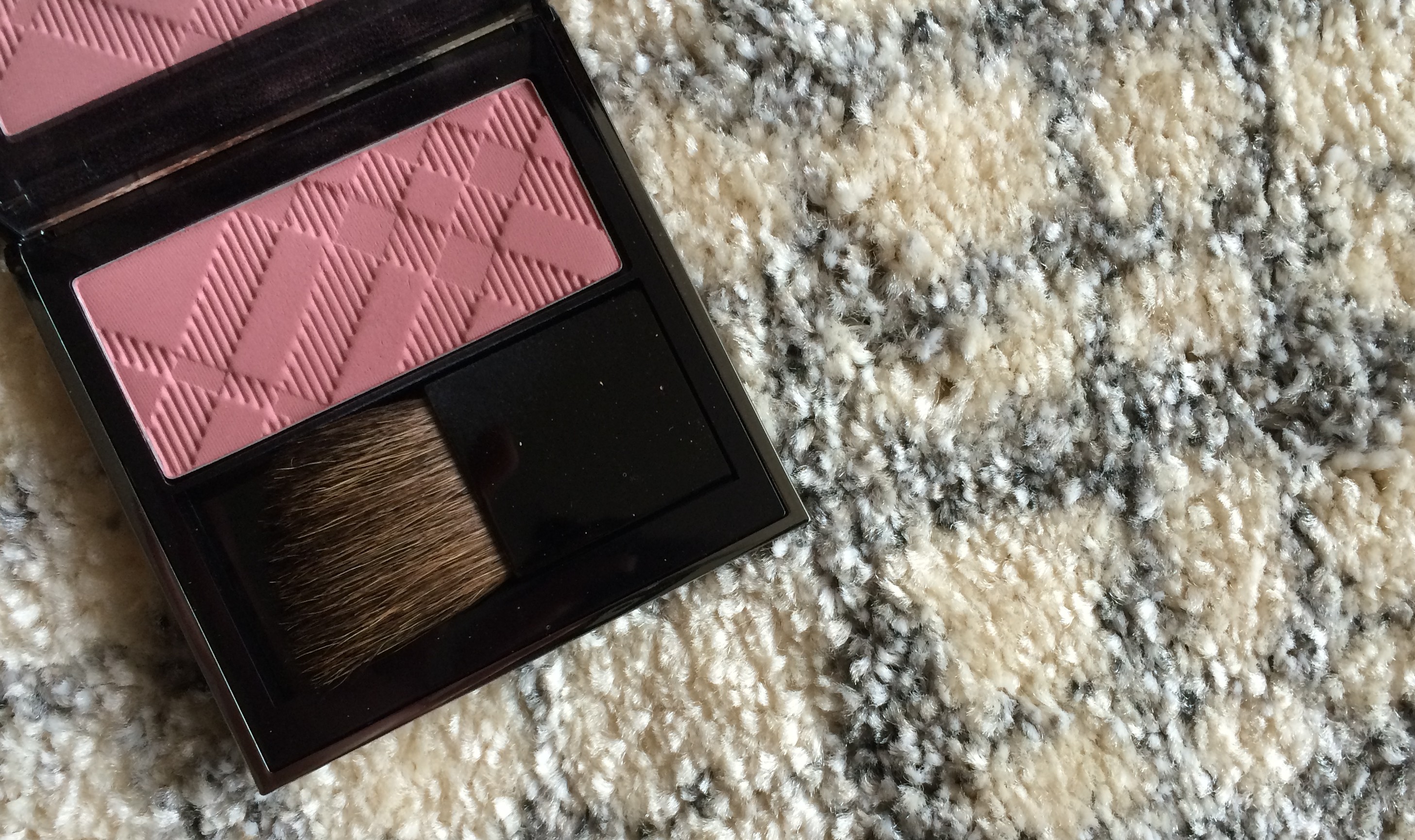 Burberry Light Glow Blush in Cameo  – beauty and the eyeliner